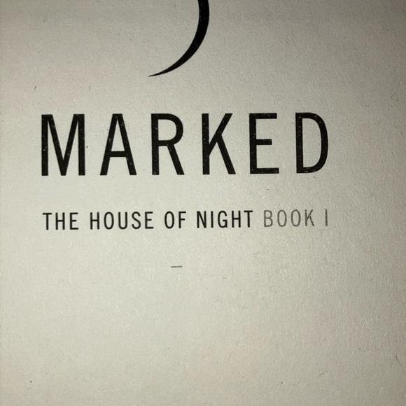Book one House of Night series  Marked by P.C.Cast + Kristin Cast - Picture 6 of 8